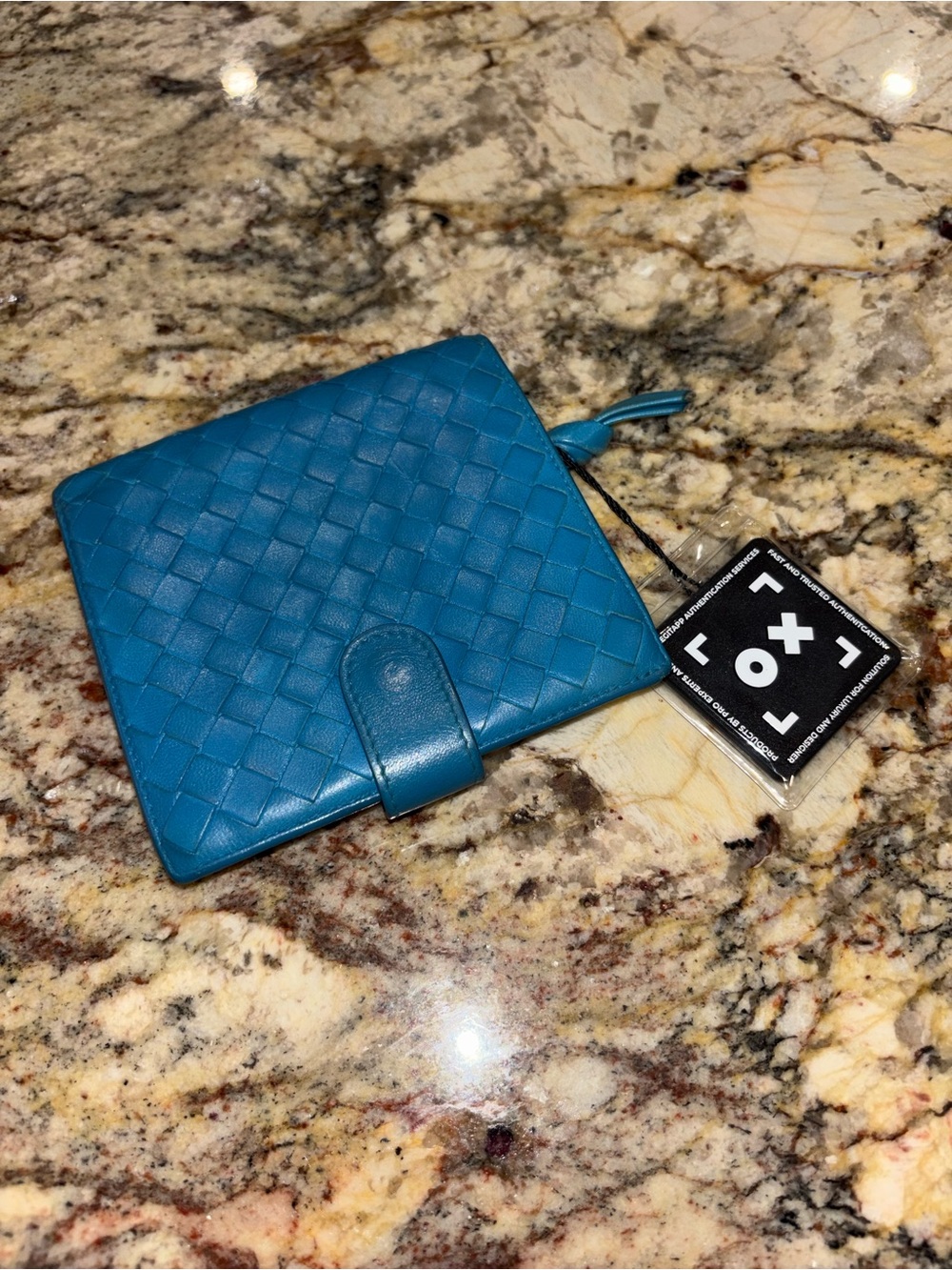 Bottega Veneta Wallet 💯 authentic - Picture 3 of 13